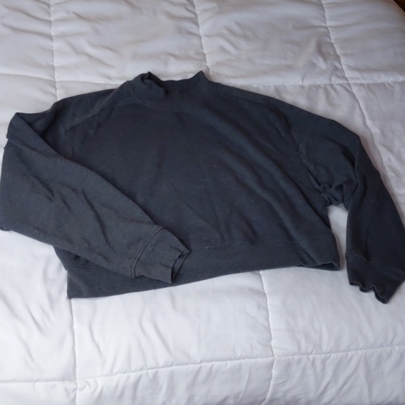 Gray Cropped Sweater - Picture 3 of 6